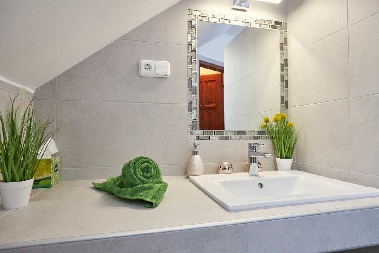 Amulett Studios Apartment Hajduszoboszlo Bagian luar foto