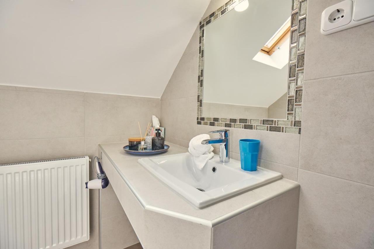 Amulett Studios Apartment Hajduszoboszlo Bagian luar foto