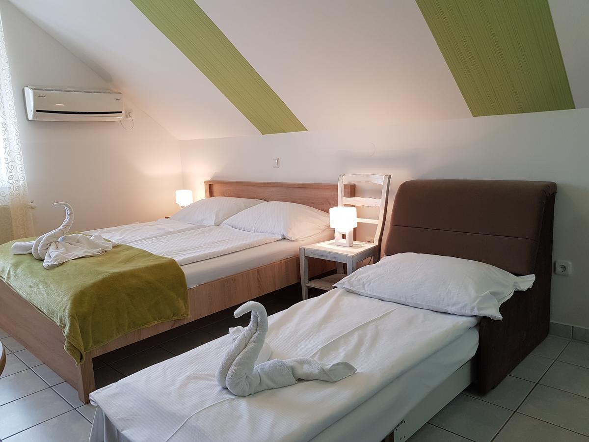 Amulett Studios Apartment Hajduszoboszlo Bagian luar foto
