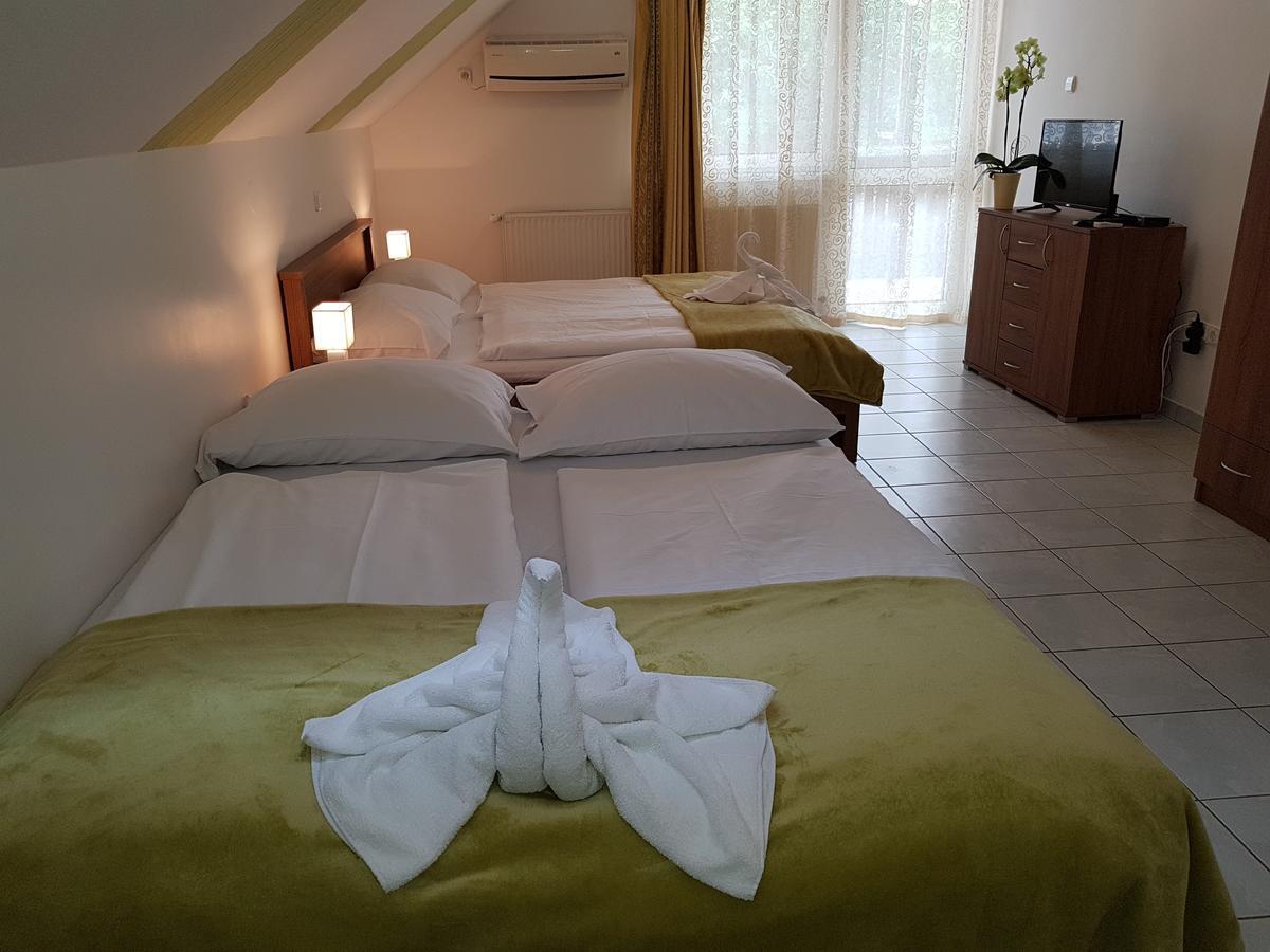 Amulett Studios Apartment Hajduszoboszlo Bagian luar foto